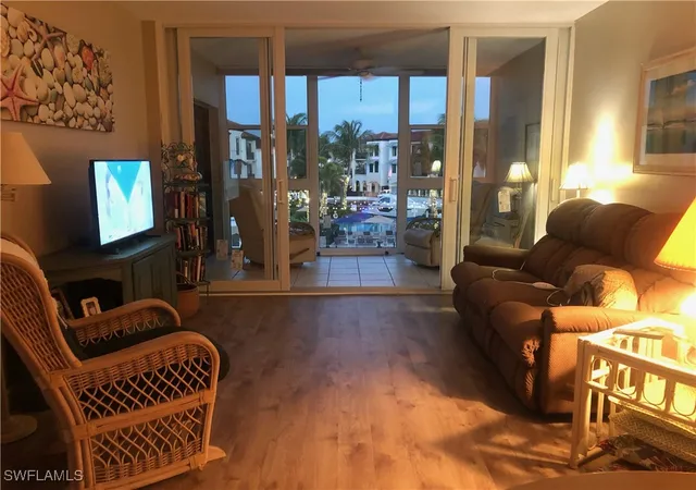 Listing Photo 4 - Condo for sale in building located at 805 River Pt Dr, Naples, FL 34102 - Unit #202C