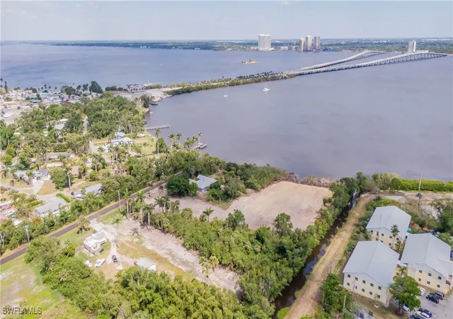 5th image of 1069 River Rd, North Fort Myers, FL 33903 | MLS# 225044344