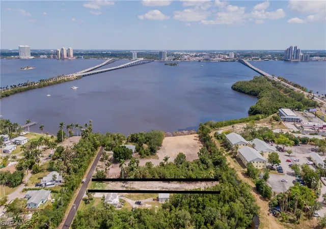 7th image of 1069 River Rd, North Fort Myers, FL 33903 | MLS# 225044344