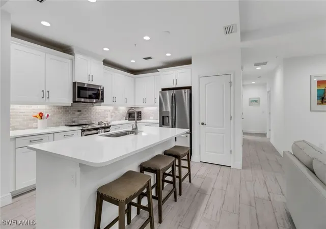 Listing Photo 5 - Condo for sale in building located at 6953 Avalon Cir, Naples, FL 34112 - Unit #1801