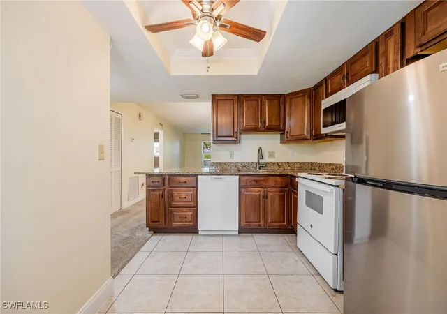 Listing Photo 4 - Condo for sale in building located at 2504 Se 16Th Pl, Cape Coral, FL 33904 - Unit #101