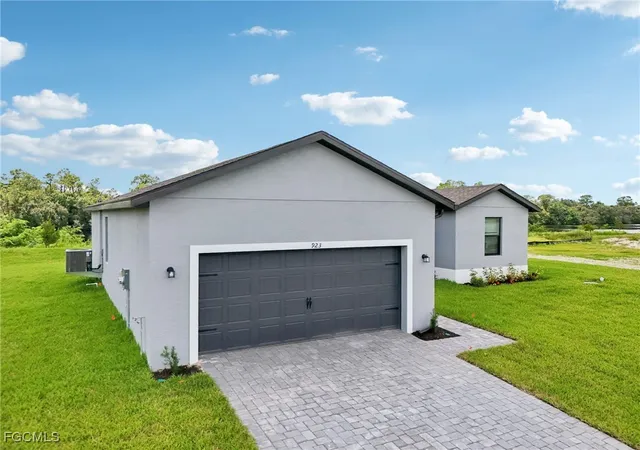 3rd image of 923 Admiral Bull Halsey Ave, Labelle, FL 33935 | MLS# 225038968