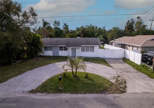 Photo 2 of Single family home for sale at 60 Cardinal Dr, North Fort Myers, FL 33917 | MLS# 225000512 | Listing updated on 2026-06-23