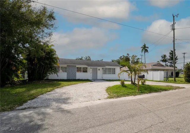 Photo 3 of Single family home for sale at 60 Cardinal Dr, North Fort Myers, FL 33917 | MLS# 225000512 | Listing updated on 2026-06-23