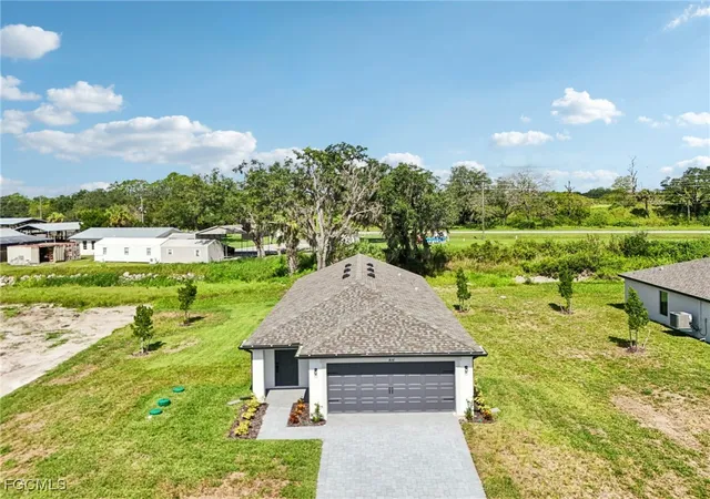 17th image of 816 Gen D Macarthur Ave, La Belle, FL 33935 | MLS# 225017653