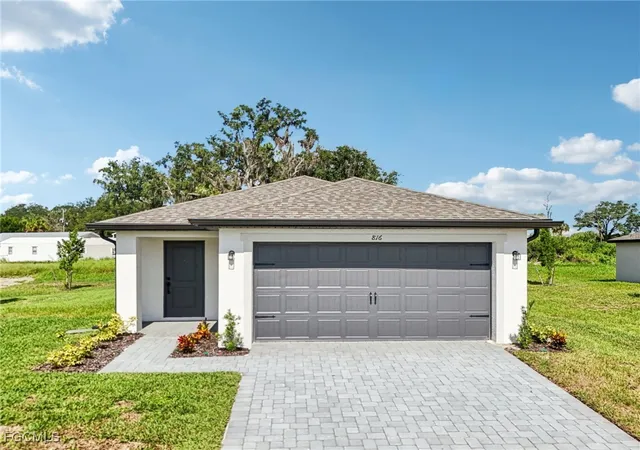 2nd image of 816 Gen D Macarthur Ave, La Belle, FL 33935 | MLS# 225017653