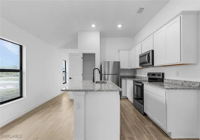 4th image of 816 Gen D Macarthur Ave, La Belle, FL 33935 | MLS# 225017653