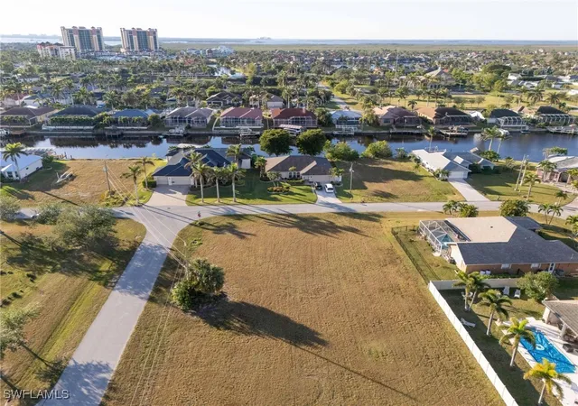 3rd image of 5308 Sw 17Th Pl, Cape Coral, FL 33914 | MLS# 224103919