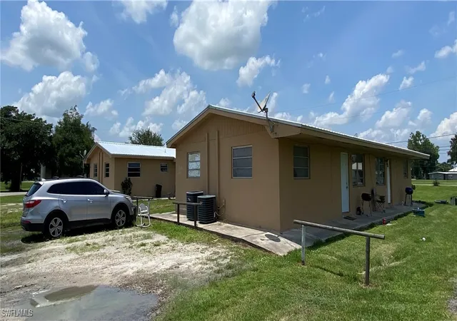 5th image of 599 Avenue R Sw, Moore Haven, FL 33471 | MLS# 225031793