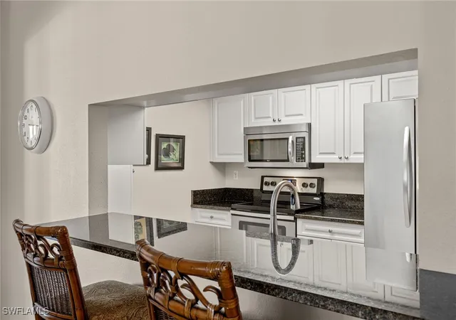 2nd image of 5817 Glencove Dr #405, Naples, FL 34108 | MLS# 224077285