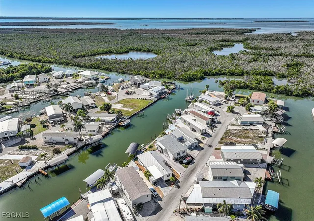 38th image of 3893 Dewberry Ln, Saint James City, FL 33956 | MLS# 224105420