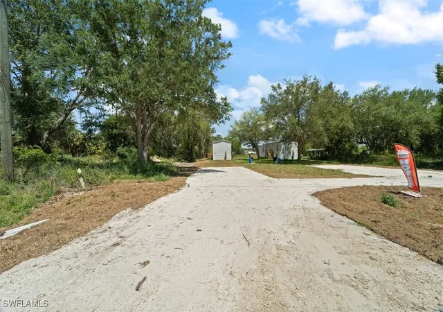 Photo 3 of Manufactured home for sale at 5535 S Sr 29, Labelle, FL 33935 | MLS# 225048340 | Listing updated on 2026-06-01