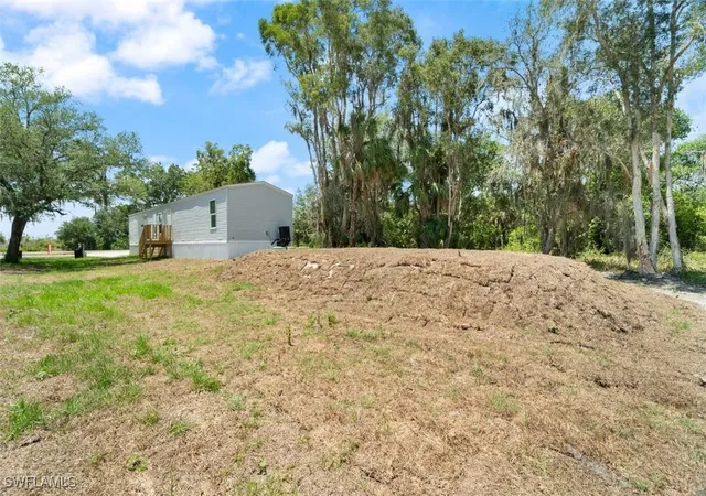 Photo 3 of Manufactured home for sale at 5535 S Sr-29, Labelle, FL 33935 | MLS# 225048340 | Listing updated on 2026-06-01