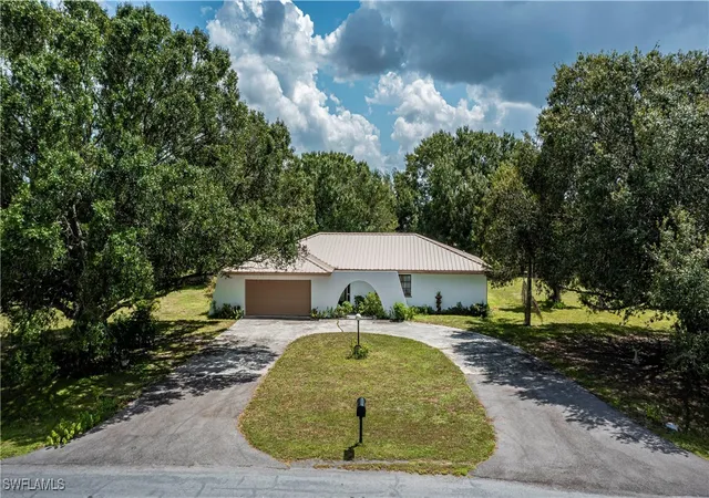 2nd image of 1038 Seminole Cir, Moore Haven, FL 33471 | MLS# 225006954