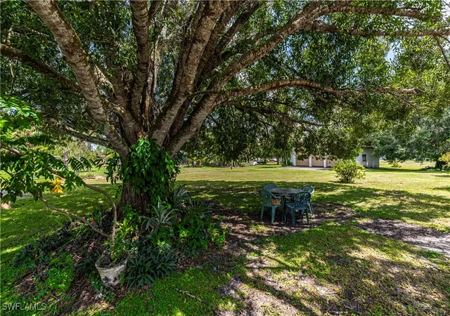 4th image of 1038 Seminole Cir, Moore Haven, FL 33471 | MLS# 225006954