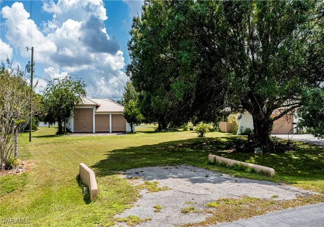 50th image of 1038 Seminole Cir, Moore Haven, FL 33471 | MLS# 225006954