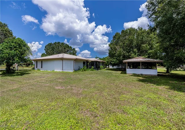 5th image of 1038 Seminole Cir, Moore Haven, FL 33471 | MLS# 225006954