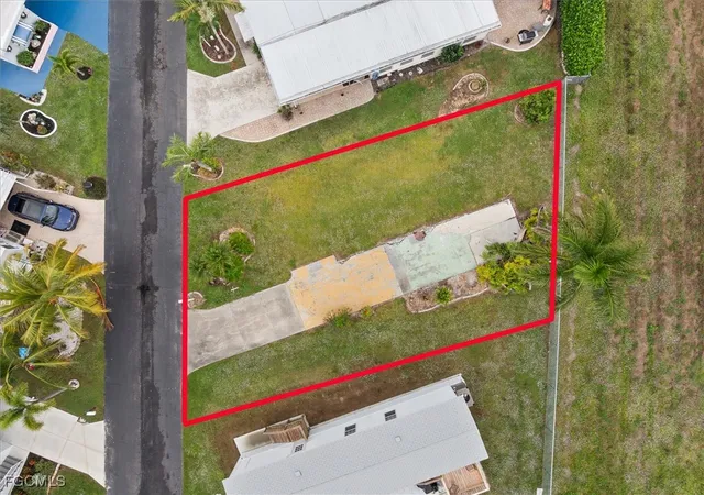 Photo 2 of Sale Pending at 158 Adrienne Dr, Fort Myers, FL 33908 | MLS# 224075725 | Listing updated on 2026-07-31