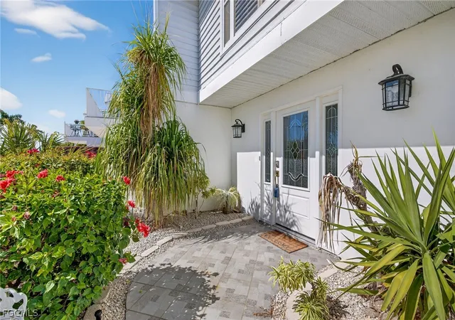 3rd image of 12130 Siesta Dr, Fort Myers Beach, FL 33931 | MLS# 225019949