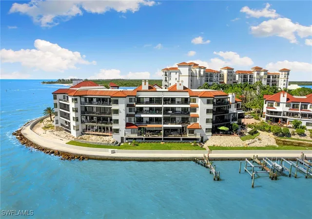 49th image of 502 La Peninsula Blvd #502, Naples, FL 34113 | MLS# 225010046