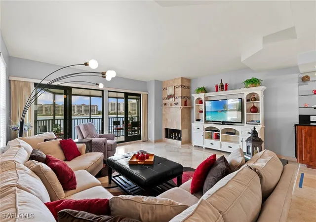5th image of 502 La Peninsula Blvd, Naples, FL 34113