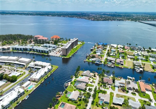 3rd image of 1921 Se 44Th St, Cape Coral, FL 33904 | MLS# 224043305