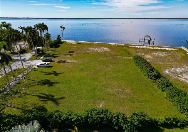 Land for sale at 1301 Poinciana Ave, Fort Myers, FL 33901 | MLS# 225018708