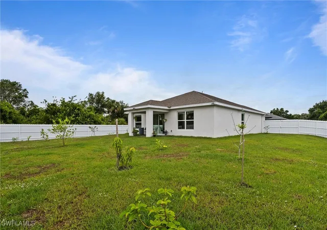 5th image of 3021 June Circle, Labelle, FL 33935 | MLS# 225044967