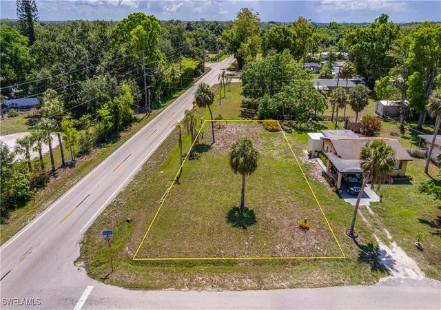 Photo 1 of Land for sale at 335 Ottumwa Ave, Fort Myers, FL 33905 | MLS# 225049561 | Listing updated on 2026-05-28