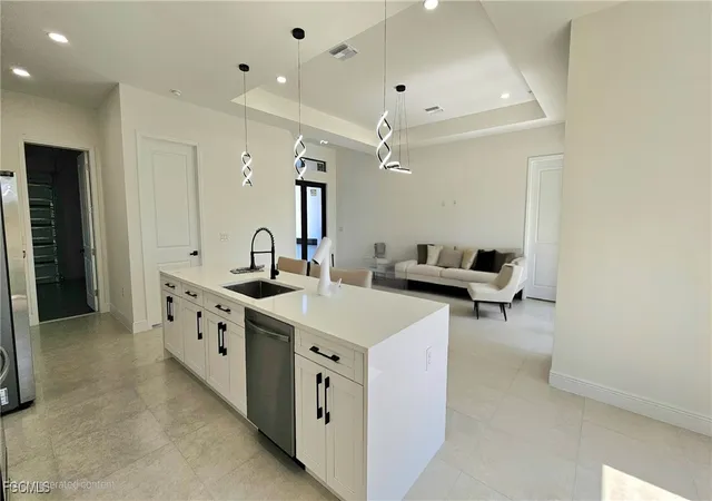 5th image of 812 Hibiscus Ave, Lehigh Acres, FL 33972 | MLS# 225045689