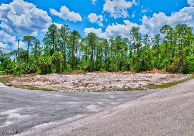 4th image of 2123 Jefferson Ave, Alva, FL 33920 | MLS# 225050628