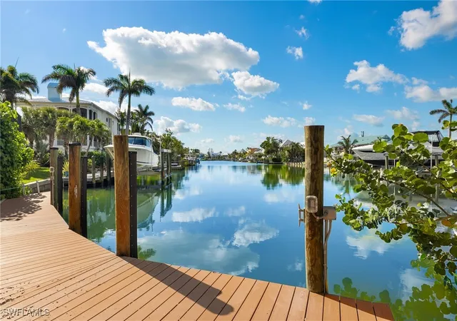 3rd image of 1581 San Carlos Bay Dr, Sanibel, FL 33957 | MLS# 225049267