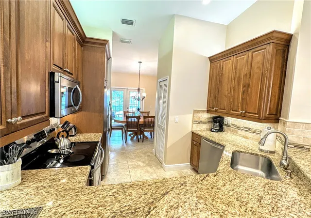 4th image of 7066 Barrington Cir, Naples, FL 34108