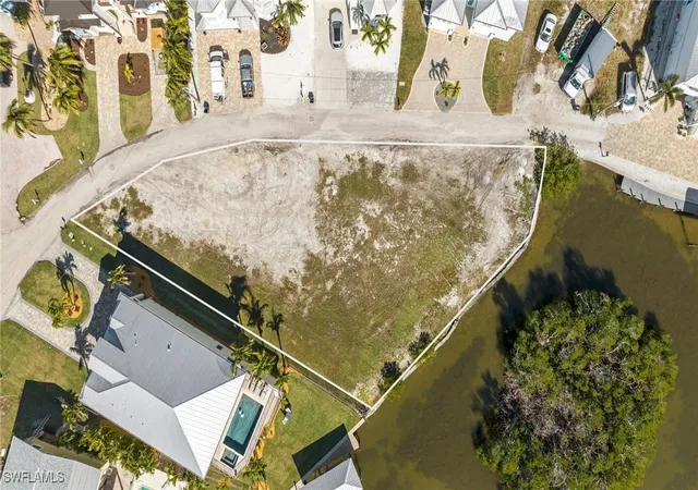12th image of 390 Seminole Way, Fort Myers Beach, FL 33931 | MLS# 225057501