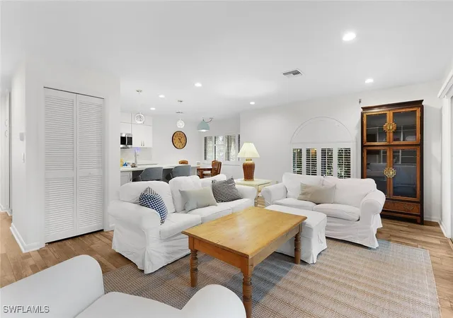 Listing Photo 4 - Condo for sale in building located at 3360 10Th St N, Naples, FL 34103 - Unit #1210