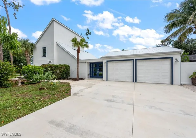 Photo 3 of Sale Pending at 6384 Morgan La Fee Ln, Fort Myers, FL 33912 | MLS# 225058450 | Listing updated on 2025-11-14