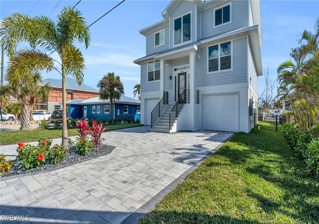 3rd image of 180 Flamingo St, Fort Myers Beach, FL 33931 | MLS# 225059002
