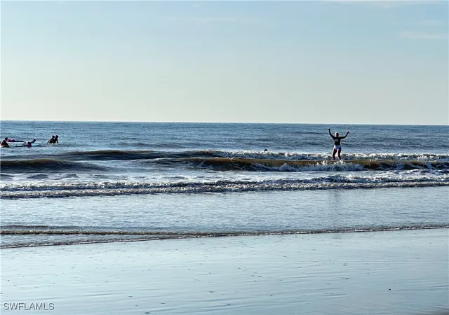 2nd image of 1107 1St St S, Jacksonville Beach, FL 32250