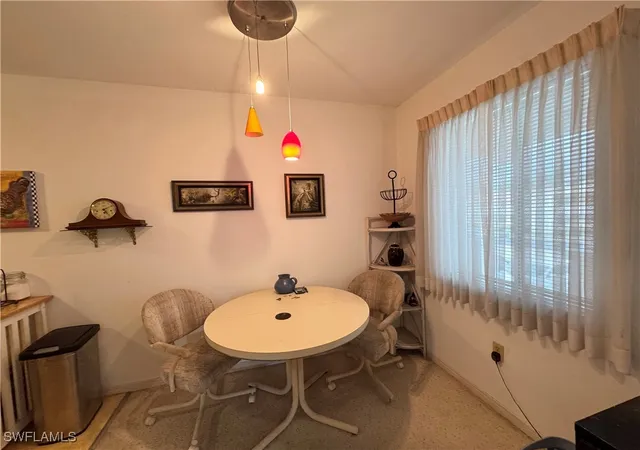 Listing Photo 5 - Condo for sale in building located at 13150 Kings Pt Dr, Fort Myers, FL 33919 - Unit #11C