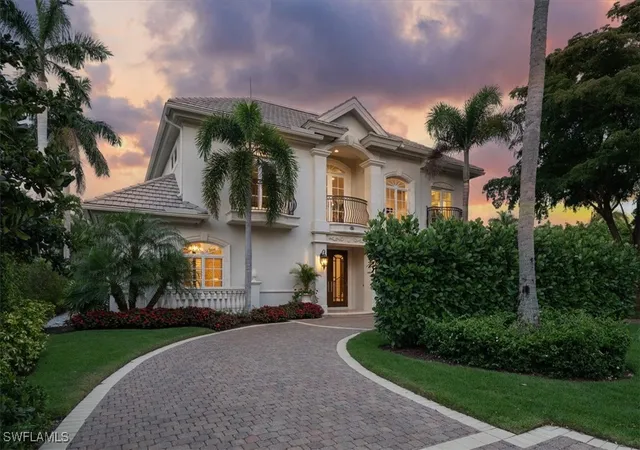 Photo 3 of Sale Pending at 33 3rd Street S, Naples, FL 34102 | MLS# 225063404 | Listing updated on 2025-11-16