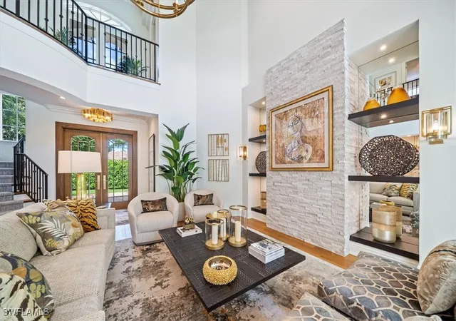 Photo 4 of Sale Pending at 33 3rd Street S, Naples, FL 34102 | MLS# 225063404 | Listing updated on 2025-11-16