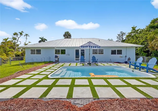 4th image of 1377 Sand Castle Rd, Sanibel, FL 33957 | MLS# 2025002607