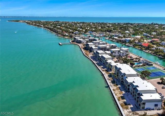 2nd image of 760 Sextant Dr, Sanibel, FL 33957