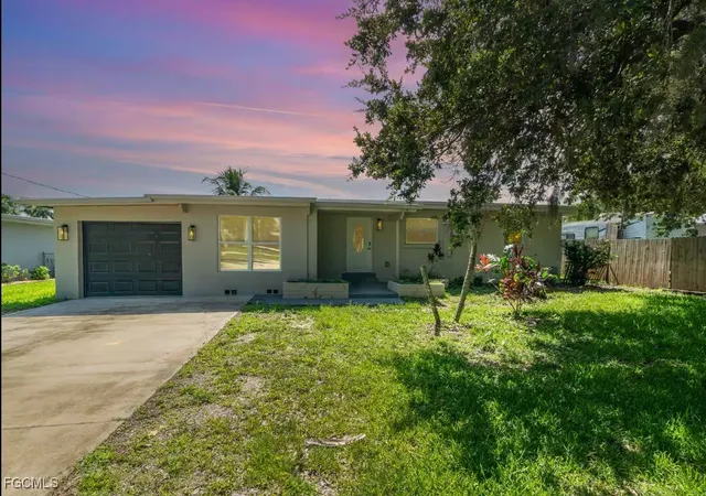 2nd image of 203 Kingston Dr, Fort Myers, FL 33905 | MLS# 2025002994