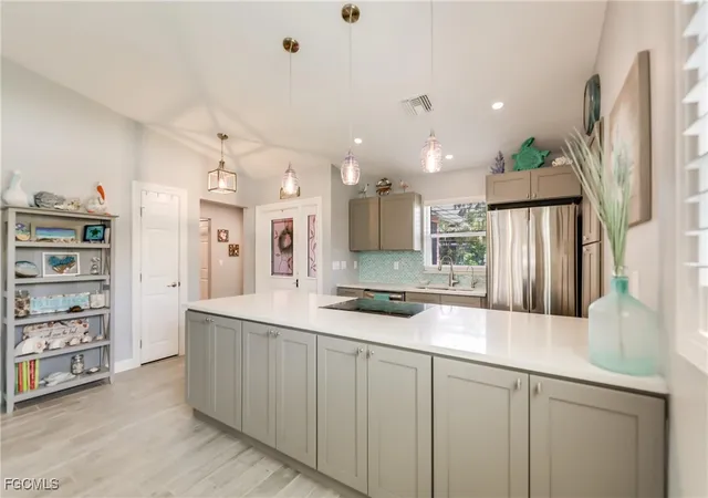 5th image of 1657 Atlanta Plaza Dr, Sanibel, FL 33957 | MLS# 2025003218