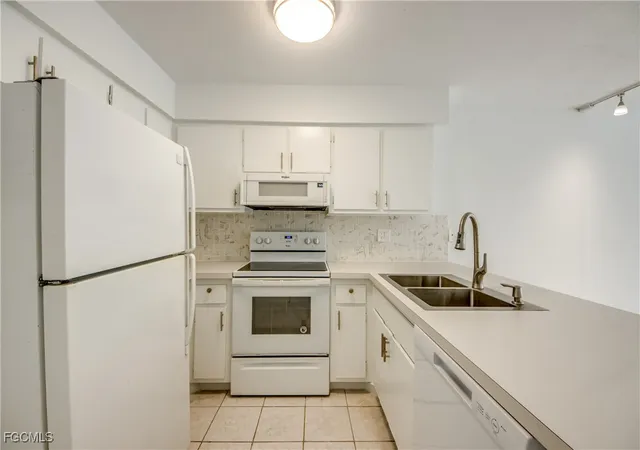 Photo 4 of Condominium at 1100 Pondella Rd #803, Cape Coral, FL 33909 | MLS# 2025003327 | | Sold on 2025-09-22