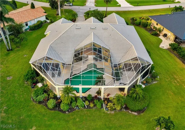 Photo 4 of Sale Pending at 15580 Kilmarnock Dr, Fort Myers, FL 33912 | MLS# 2025003516 | Listing updated on 2025-10-21