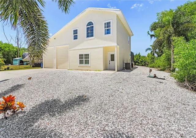 Photo 3 of Single family home for sale at 3810 Myers Ln, Saint James City, FL 33956 | MLS# 2025003527 | Listing updated on 2026-06-16