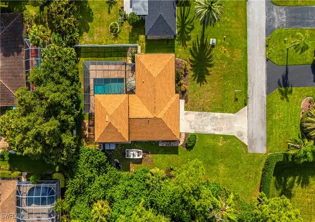 Photo 2 of Sale Pending at 244 Erie Dr, Naples, FL 34110 | MLS# 225065425 | Listing updated on 2025-11-15