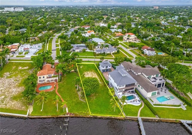 3rd image of 2904 Valencia Way, Fort Myers, FL 33901 | MLS# 2025004009